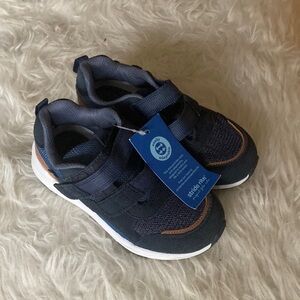 STRIDE RITE | MADE2PLAY
brighton-xw-adaptable sneaker Size 12.5xw